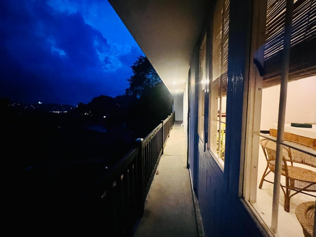Louis Lake Villa キャンディー エクステリア 写真
